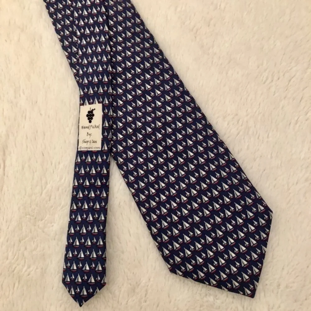 VINEYARD VINES Martha’s Vineyard Nautical Boat Sea Sail Tie‎ 100% Silk